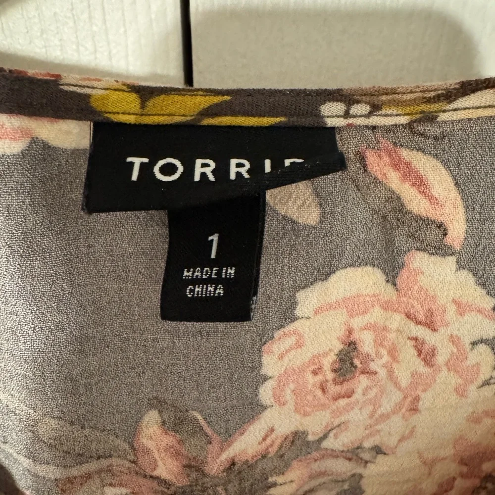 Torrid Babydoll Floral Peplum Blouse Charcoal Floral Boho Size 1x - Picture 7 of 8